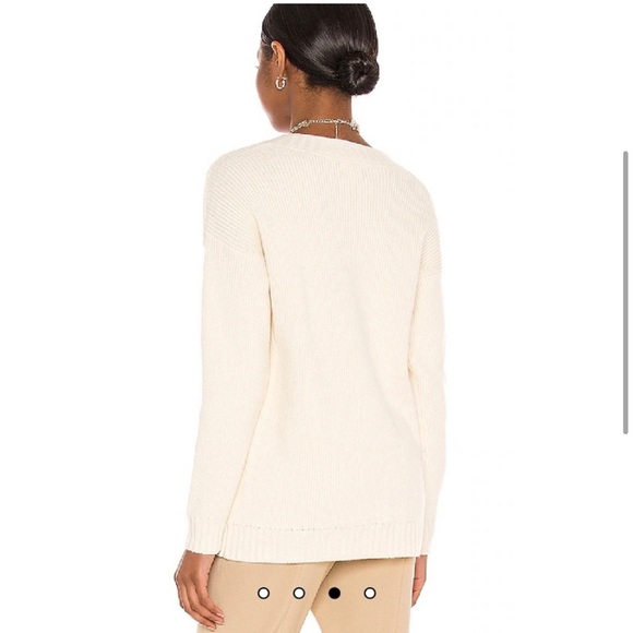 Song of Style Raine V neck sweater - Picture 5 of 10